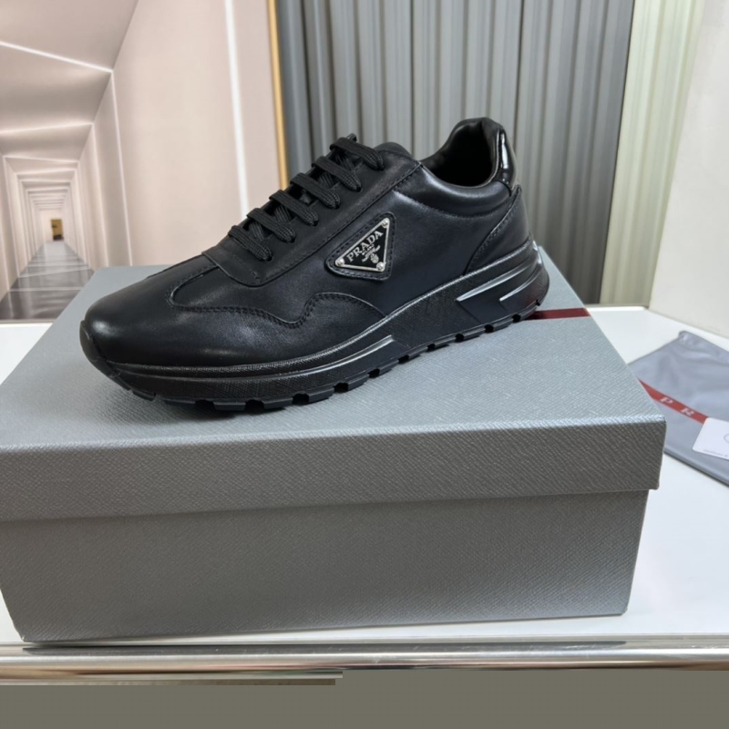 Pra*a casual shoes